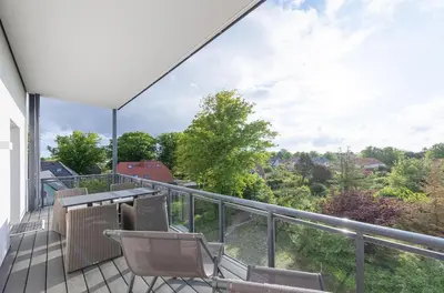 Ein Balkon oder eine Terrasse in der Unterkunft Boddentraum - 5 Sterne Ferienwohnung mit Blick auf das malerische Ostseebad Wustrow