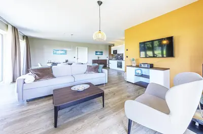 Ein Sitzbereich in der Unterkunft 5 Sterne Ferienwohnung Strandidylle mit großer Terrasse