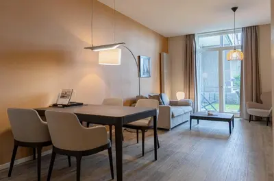 Ein Sitzbereich in der Unterkunft Ferienwohnung Gänseblümchen Im Herzen der Halbinsel Fischland-Darß-Zingst