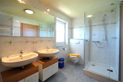 Ein Badezimmer in der Unterkunft Hus Utblick 8A