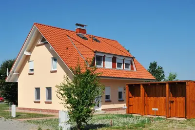 Das Gebäude in dem sich das Ferienhaus befindet