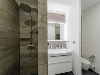 Ein Badezimmer in der Unterkunft Seeräuber - Stilvolle 4-Zimmer-Wohnung mit Ostbalkon & Platz für 8 Gäste