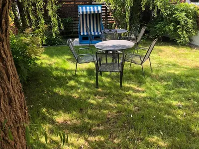 Ein Garten an der Unterkunft Appartementhaus Zingst 6 - Urlaub zwischen Meer & Bodden
