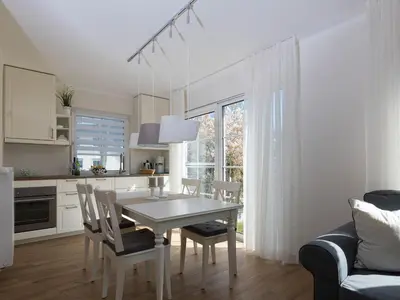 Küche/Küchenzeile in der Unterkunft Appartementhaus Zingst 6 - Urlaub zwischen Meer & Bodden
