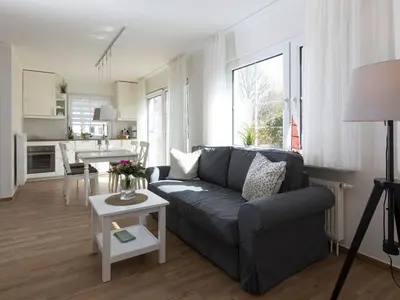 Küche/Küchenzeile in der Unterkunft Appartementhaus Zingst 6 - Urlaub zwischen Meer & Bodden
