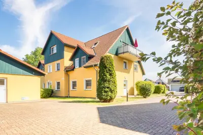 Das Gebäude in dem sich die Ferienwohnung befindet