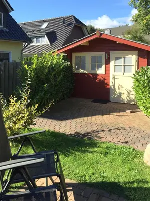 Ein Garten an der Unterkunft Haus Lili-Marleen