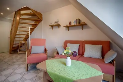 Ein Sitzbereich in der Unterkunft Trident Wohnung 3