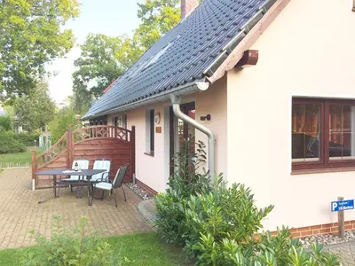Ein Garten an der Unterkunft Apartment 1 Lili Marleen