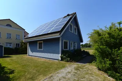 Das Gebäude in dem sich das Ferienhaus befindet