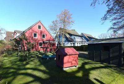Das Gebäude in dem sich das Ferienhaus befindet