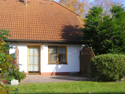 Das Gebäude in dem sich das Ferienhaus befindet