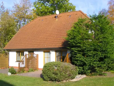 Das Gebäude in dem sich das Ferienhaus befindet