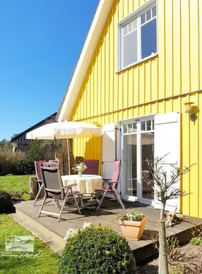 Das Gebäude in dem sich das Ferienhaus befindet