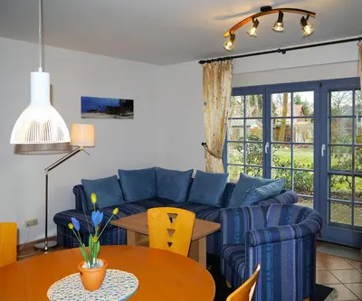 Ein Sitzbereich in der Unterkunft Eichenpark Haus 2 Wohnung 2