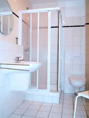 Ein Badezimmer in der Unterkunft Eichenpark Haus 2 Wohnung 2