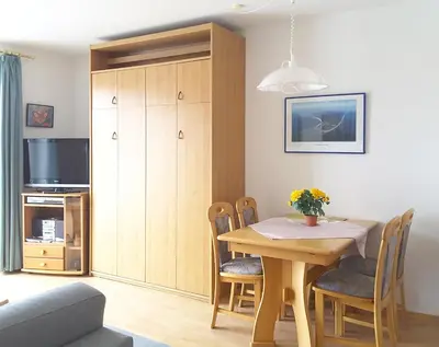 Ein Sitzbereich in der Unterkunft Frieseneck Wohnung 19