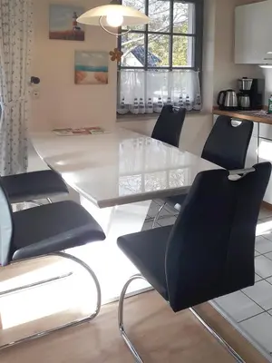 Ein Sitzbereich in der Unterkunft Eichenpark Haus 4 Wohnung 7