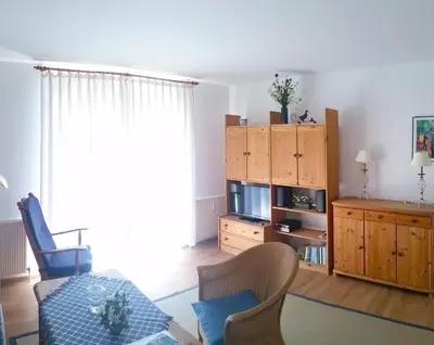 Ein Sitzbereich in der Unterkunft Eichenpark Haus 4 Wohnung 1