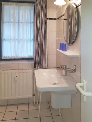 Ein Badezimmer in der Unterkunft Eichenpark Haus 4 Wohnung 1