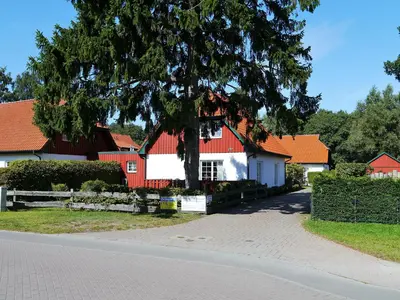 Das Gebäude in dem sich das Ferienhaus befindet
