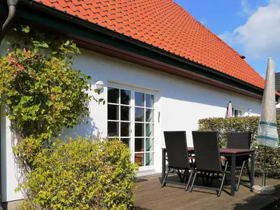 Das Gebäude in dem sich das Ferienhaus befindet