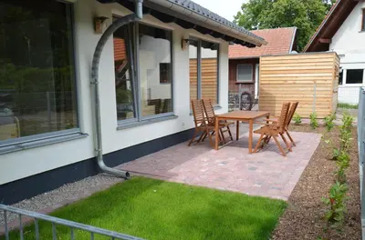 Das Gebäude in dem sich das Ferienhaus befindet