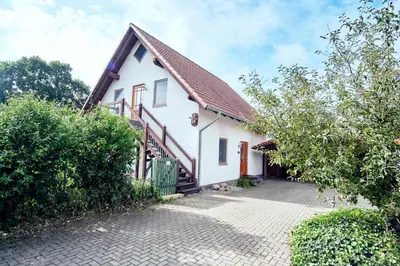 Das Gebäude in dem sich die Ferienwohnung befindet