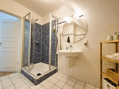 Ein Badezimmer in der Unterkunft Swart Johann - 4 Personen, Haustier, Nähe Bodden, WLAN