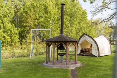 Ein Garten an der Unterkunft Haus am Schilf - Wohnung 3