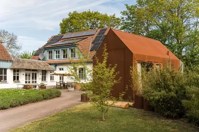 Ein Garten an der Unterkunft Haus am Schilf - Wohnung 5