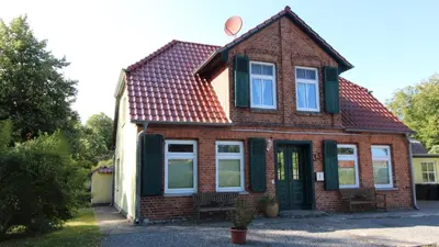 Das Gebäude in dem sich die Ferienwohnung befindet