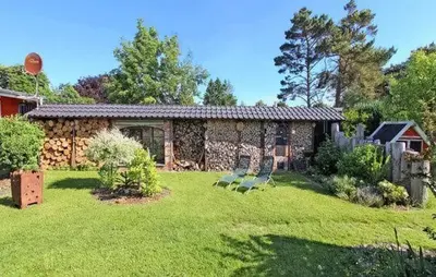 Ein Garten an der Unterkunft Ferienhaus für 2 Personen mit Terrasse