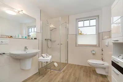 Ein Badezimmer in der Unterkunft Fewo Zingstblick - im Herzen von Zingst