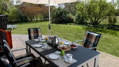 Ein Garten an der Unterkunft Haus an der Eiche