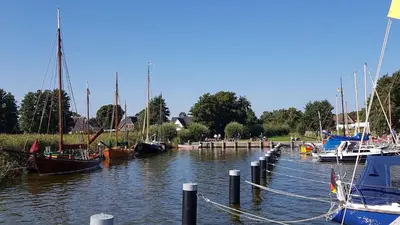 Blick auf einen Fluss in der Nähe des Ferienhauses
