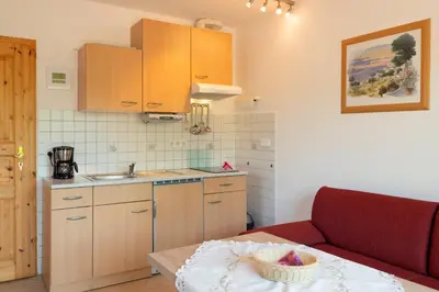 Küche/Küchenzeile in der Unterkunft Haus Ahrens Wohnung 2