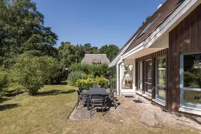 Ein Garten an der Unterkunft Haus am Meer Kiek Över 6