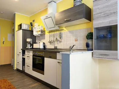 Küche/Küchenzeile in der Unterkunft Birkenstraße 11a Wohnung 2 - Lütte Uttied