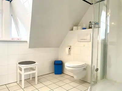Ein Badezimmer in der Unterkunft Bahnhofstrasse 5 Wohnung Zingst