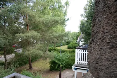 Ein Garten an der Unterkunft Achtern Diek Haus 9 Wohnung 5