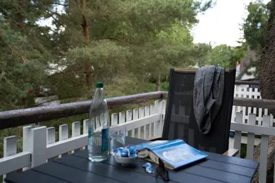 Ein Balkon oder eine Terrasse in der Unterkunft Achtern Diek Haus 9 Wohnung 5
