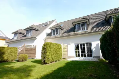 Das Gebäude in dem sich das Ferienhaus befindet