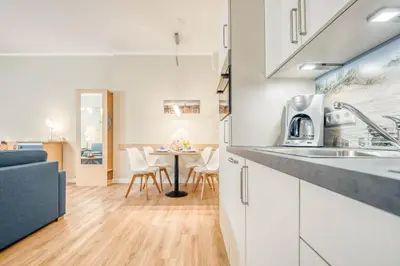 Küche/Küchenzeile in der Unterkunft Seestraße 54 Wohnung 1 Seegras