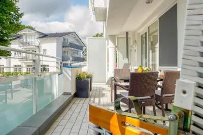 Der Swimmingpool an oder in der Nähe von Seestraße 54 Wohnung 1 Seegras
