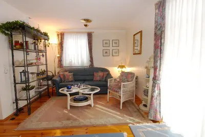 Ein Sitzbereich in der Unterkunft Achtern Diek Haus 13d Wohnung 3