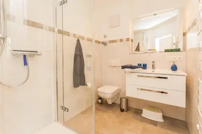 Ein Badezimmer in der Unterkunft Lindenstraße 41 Wohnung Gele Ginster