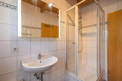 Ein Badezimmer in der Unterkunft Rosenberg Haus 16a