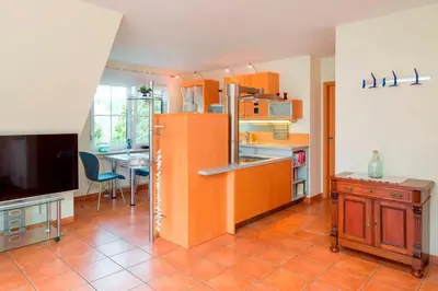 Küche/Küchenzeile in der Unterkunft Seestraße 75 Wohnung Dachgeschoß