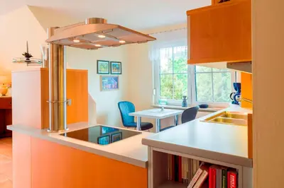 Küche/Küchenzeile in der Unterkunft Seestraße 75 Wohnung Dachgeschoß
